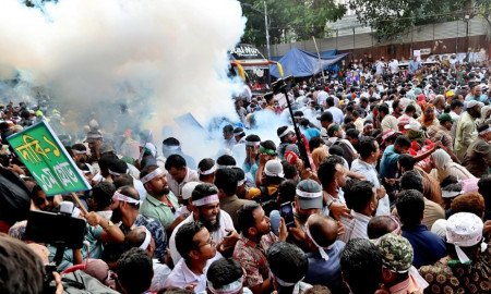 Primary Teachers on Hunger Strike Inside Police Station