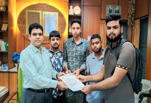 সাতক্ষীরা সরকারি কলেজে শিক্ষার্থীদের সমস্যা নিরসনে ছাত্রদলের ১২ দফা দাবি