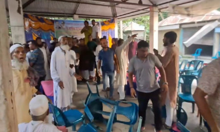 বিএনপির সম্মেলনে দুই পক্ষের সংঘর্ষ, বোমা বিস্ফোরণ