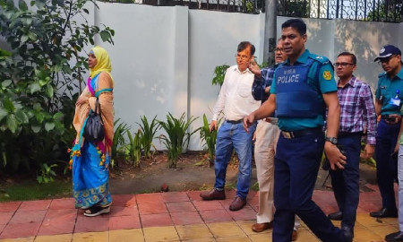 যমুনায় জগন্নাথ বিশ্ববিদ্যালয়ের উপাচার্য
