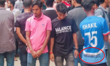 বহিরাগতদের ঢাকা বিশ্ববিদ্যালয়ে এনে ছাত্রদলের বিক্ষোভ, শিক্ষার্থীদের ক্ষোভ