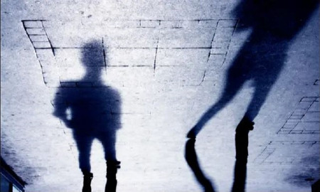 বিদ্যালয় চলাকালীন ছাত্রীকে ধর্ষণচেষ্টা, অভিযুক্ত ছেলেকে থানায় দিলেন বাবা