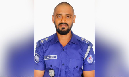শৃঙ্খলার জন্য পুরস্কারপ্রাপ্ত এসআই নুর বাদ পড়লেন ‘শৃঙ্খলাভঙ্গের অভিযোগে’