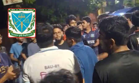 বাকৃবি ক্যাম্পাসে ছাত্রকে চা দোকানির ছুরিকাঘাতের চেষ্টা 