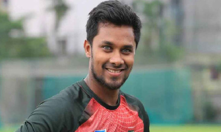 ইংল্যান্ডে সাব্বিরের ব্যাটে ঝড়, ৯৬ বলে অপরাজিত ১৫২ রান