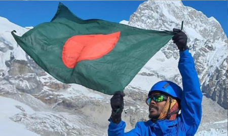 বিশ্ব রেকর্ড গড়ে এভারেস্ট জয় বাংলাদেশি শাকিলের 