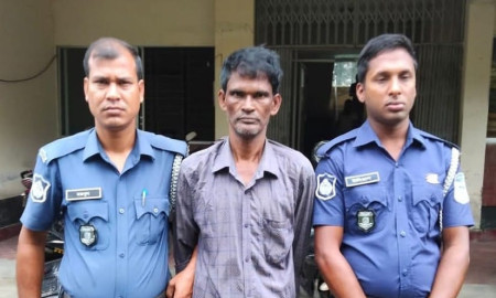 ইয়াবাসহ মাদ্রাসা শিক্ষক আটক