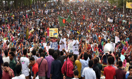 রাস্তা অবরোধ করে আন্দোলন, জনদুর্ভোগের প্রশ্নে বিবেচনা জরুরি