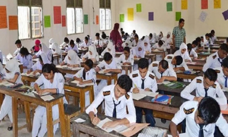 পরীক্ষা দিয়ে আন্দোলনে নামছেন এসএসসি শিক্ষার্থীদের একাংশ