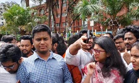 ছাত্র উপদেষ্টারা গণ-অভ্যুত্থানের প্রতিনিধি, তাদের ট্যাগ দেওয়ার চেষ্টা চলছে: হাসনাত