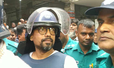 কারাগারে আইনের বই পড়ে সময় কাটছে পলকের
