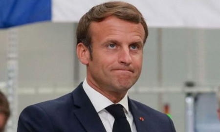 স্ত্রীর হাতে থাপ্পড় খেলেন ফরাসি প্রেসিডেন্ট মাক্রোঁ!