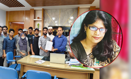 সাতক্ষীরা কলেজে নাদিরা ইয়াসমিনকে যোগদান করতে দেবেন না শিক্ষার্থীরা