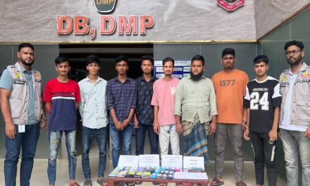 অনলাইনে ইলিশ বিক্রির নামে পেজ খুলে প্রতারণা, গ্রেপ্তার ৮