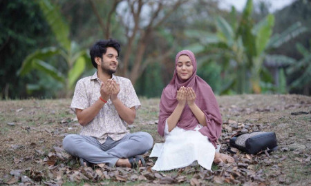 সরানো হল ‘আয়েশা আদিত্য’ নাটক, ক্ষমা চাইলেন পরিচালক—কেন?