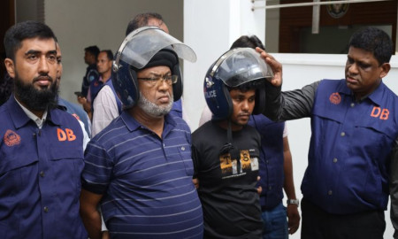 অস্ত্রসহ দুই আওয়ামী লীগ নেতা গ্রেপ্তার