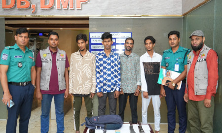 মগবাজারে চাঞ্চল্যকর ছিনতাইয়ের ঘটনায় গ্রেপ্তার ৪
