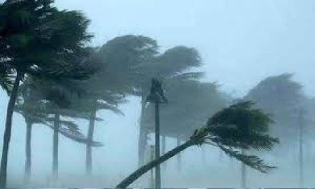 রাতে ঢাকাসহ ১০ জেলায় ৮০ কি.মি বেগে ঝড়ের আশঙ্কা 