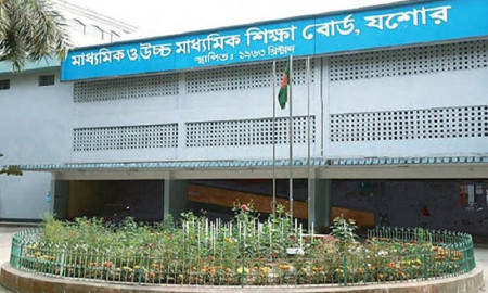যশোর বোর্ডের পরীক্ষা শাখায় কর্মকর্তা-কর্মচারীর অবাধ প্রবেশ বন্ধ হলো