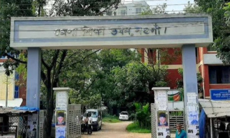 শিক্ষা অফিসার সংকটে নওগাঁ, দুর্ভোগে শিক্ষক-কর্মচারী