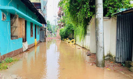 বৃষ্টিতে আনোয়ারায় জলাবদ্ধতা, দুর্ভোগে শতশত মানুষ