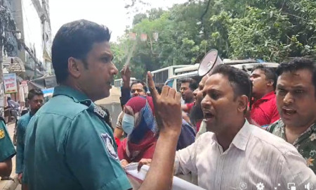 ১৭তম নিবন্ধনে উত্তীর্ণদের এনটিআরসিএ কার্যালয় অবরোধ