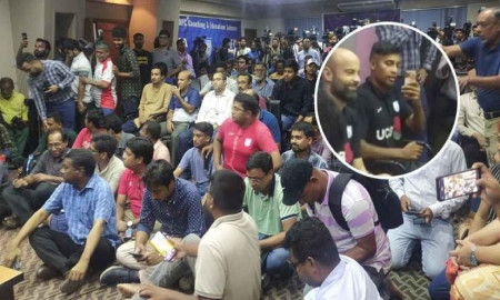 ফ্লোরে বসলেন সাংবাদিকরা, কষ্ট জামালের