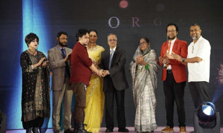 এক্সিলেন্স ইন সাকসেস অ্যাওয়ার্ড পেলেন মানবাধিকারকর্মী লায়ন এ এইচ রোমিও