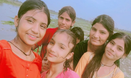 রিলস বানাতে গিয়ে নদীতে ডুবে প্রাণ হারাল ৬ কিশোরী