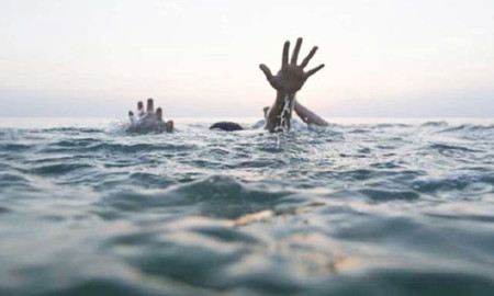 বল খেলতে গিয়ে পুকুরে ডুবে ভাই-বোনের মৃত্যু