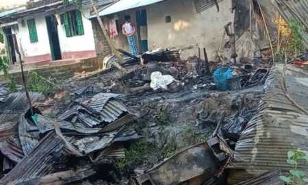  ঈদের সকালে আগুনে পুড়ল ঘর, দগ্ধ বাবা-মেয়ে