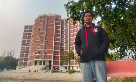 ‘মা–বাবার সঙ্গে ঈদের স্বপ্ন নিয়ে বন্ধুরা বাড়ি ফিরে, আর আমার তো মা–বাবাই নেই’