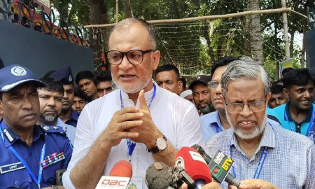 চামড়ার মান রক্ষায় ৮৬ হাজার কসাইকে আধুনিক প্রশিক্ষণ দেওয়া হয়েছে: বাণিজ্য উপদেষ্টা