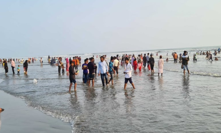 কক্সবাজারে সমুদ্রে গোসলে নেমে বাবা-ছেলের মৃত্যু