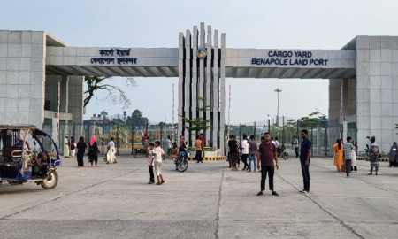 ঈদের ছুটিতে ভিড় বেড়েছে বেনাপোল সীমান্ত ও গদখালী ফুলবাগানে