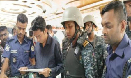 বরগুনায় ঈদ-পরবর্তী যাত্রায় অতিরিক্ত ভাড়া নেওয়া বন্ধে যৌথ বাহিনীর অভিযান