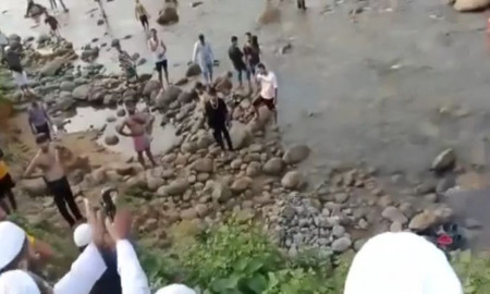 অশ্লীলতা ও পরিবেশ নষ্টের অভিযোগে সিলেটের পর্যটনকেন্দ্র ‘বন্ধ ঘোষণা’ এলাকাবাসীর