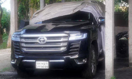 সাবেক এমপির বিলাসবহুল গাড়িটি কুষ্টিয়ায় নিয়ে আসেন বিএনপির সাবেক নেতা