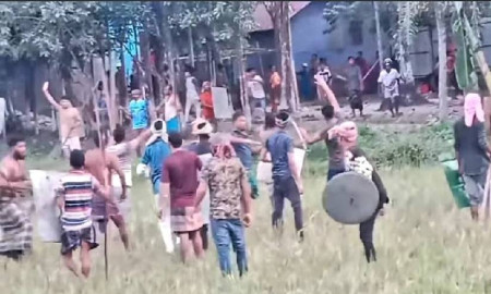 বাড়ির সীমানা নিয়ে সংঘর্ষ, আহত ৫০