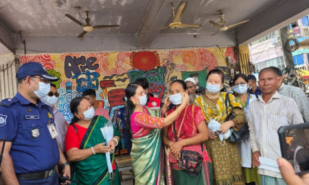 ফের করোনা সতর্কতা: খাগড়াছড়িতে মাস্ক বিতরণ ও জনসচেতনতামূলক কার্যক্রম