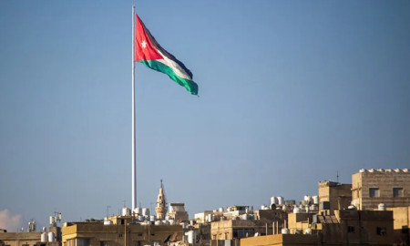 জর্ডানে আকাশ থেকে পড়া বস্তুর আঘাতে আহত ৩