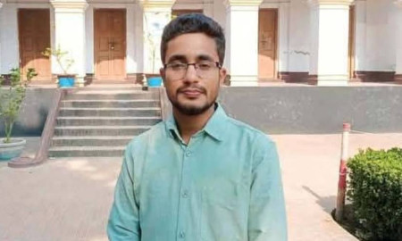 বাস-ট্রাক সংঘর্ষে ইসলামী বিশ্ববিদ্যালয়ের শিক্ষার্থী নিহত