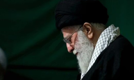 সপরিবারে বাঙ্কারে আশ্রয় নিয়েছেন আয়াতুল্লাহ খামেনি