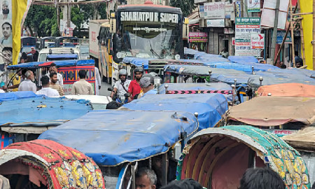 ছাত্রদলের কমিটি বাতিলের দাবিতে সড়ক অবরোধ