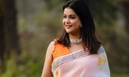 গণ-অভ্যুত্থানের পরও বদলায়নি কিছু, হতাশ শবনম ফারিয়া
