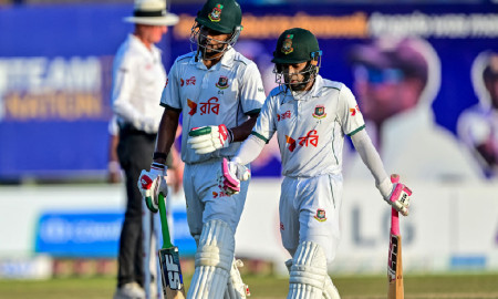 নাটকীয়তার আভাস গলে, লিড নিয়ে পঞ্চম দিনে যাচ্ছে বাংলাদেশ