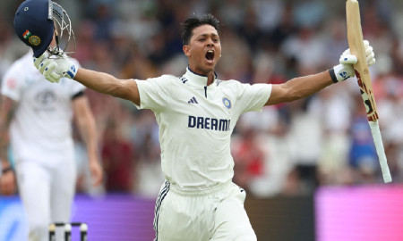 দুর্দান্ত সেঞ্চুরি জয়সওয়ালের, হেডিংলিতে ভারতের দাপুটে শুরু