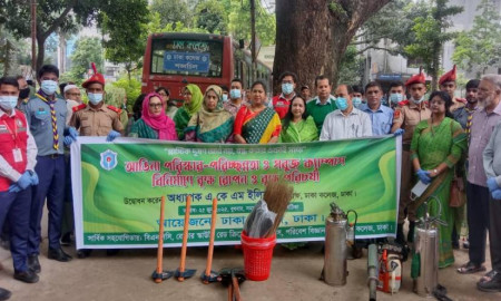 ঢাকা কলেজ প্রশাসনের উদ্যোগে বৃক্ষরোপণ ও পরিচ্ছন্নতা অভিযান