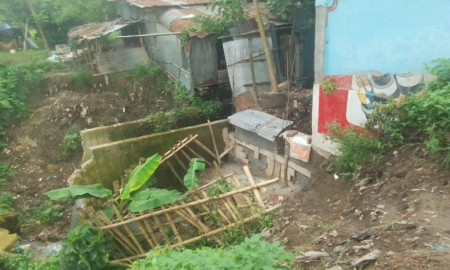 যশোরে ভাঙন আতঙ্কে ভৈরবপাড়ের বাসিন্দারা