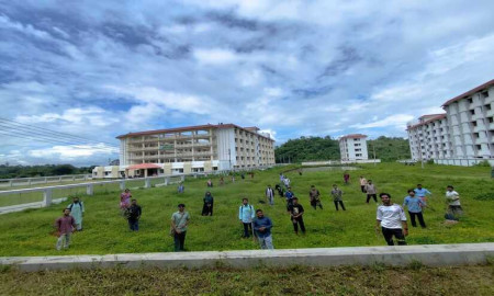 চবিতে ১ মিনিটে ১০০টি গাছ লাগালো আওয়ার গ্রীণ ক্যাম্পাস